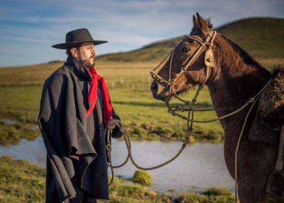 PONCHO BAETA PRETO